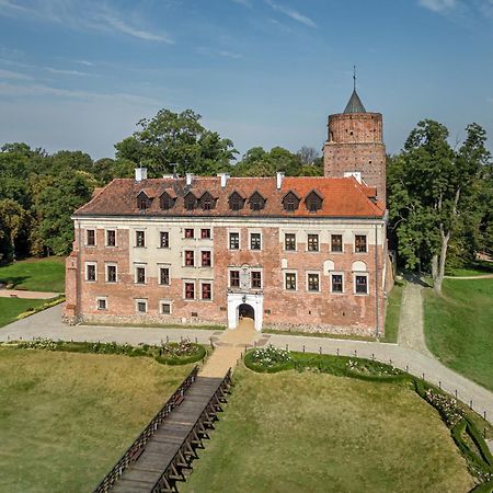 Zamek Uniejow Aparthotel Exteriör bild