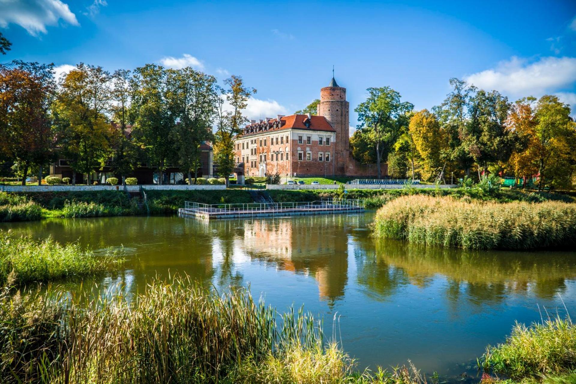 Zamek Uniejow Aparthotel Exteriör bild