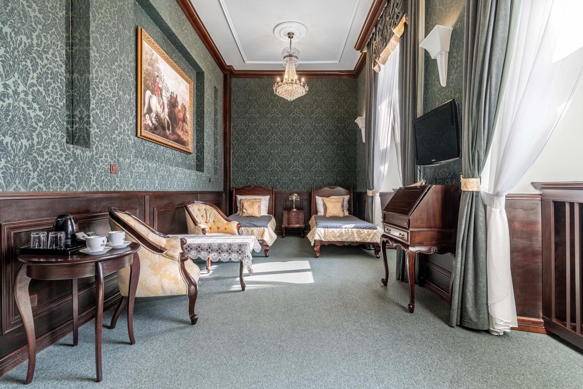 Zamek Uniejow Aparthotel Exteriör bild